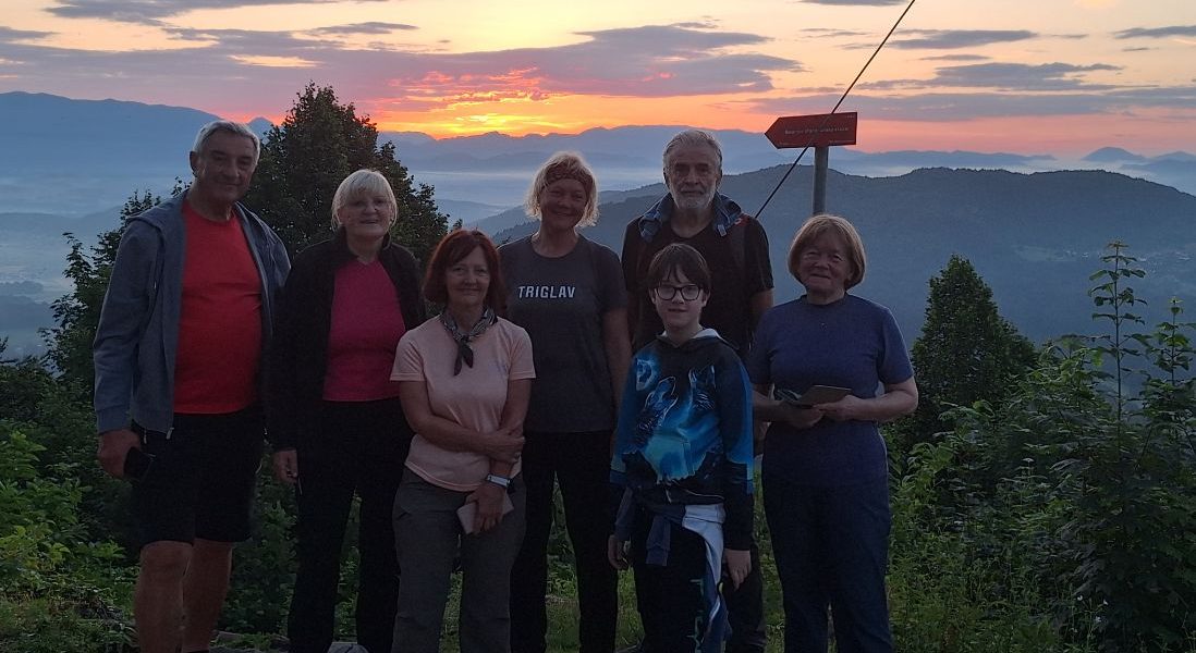 Read more about the article Začetek počitnic s sočnim vzhodom na Šmarni gori