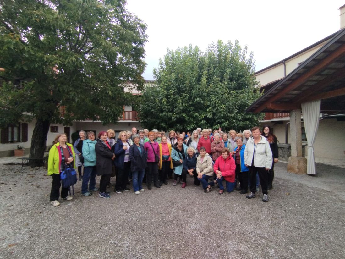 Read more about the article IzletnaKras – po poti terana in pršuta