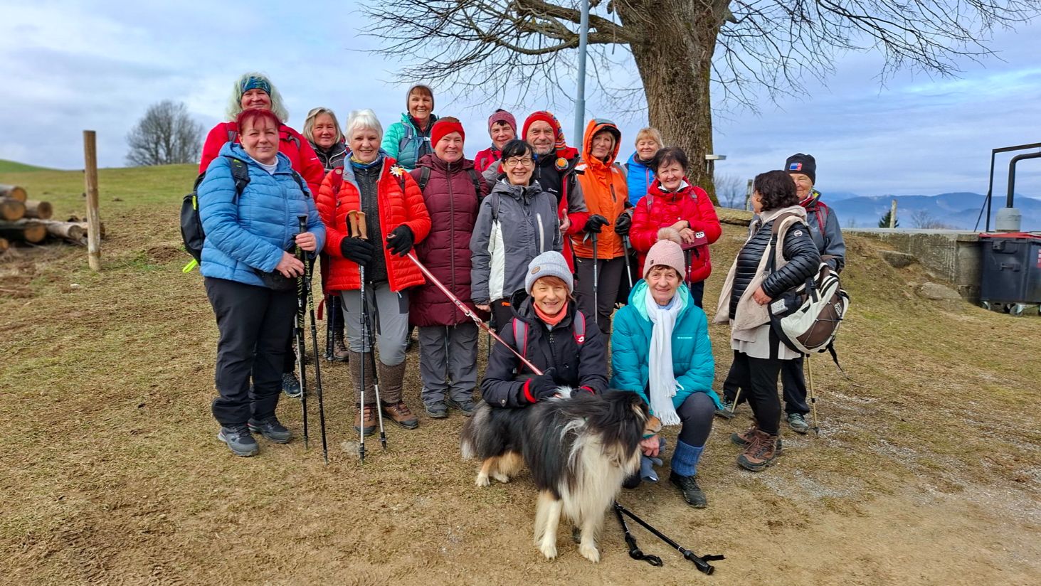 Read more about the article Pohodniška skupina Hitri polžki smo se vzpeli na Koreno nad Horjulom
