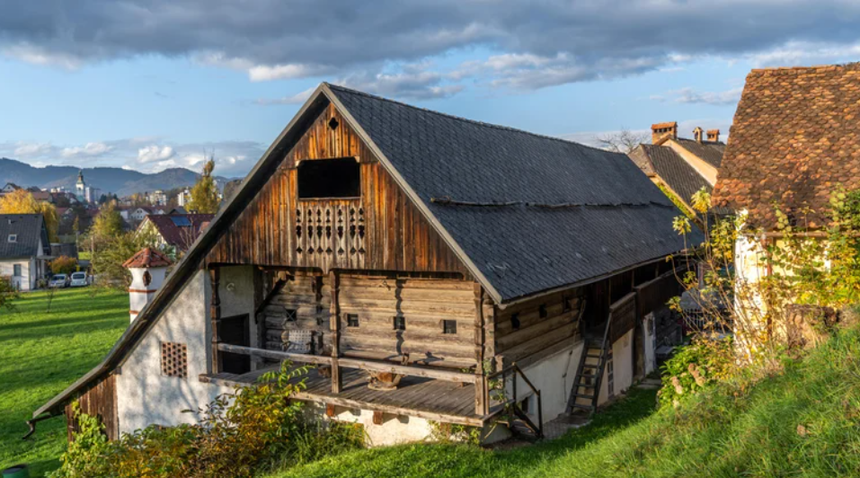 Read more about the article Voden ogled Nacetove hiše v Puštalu, 30.7.